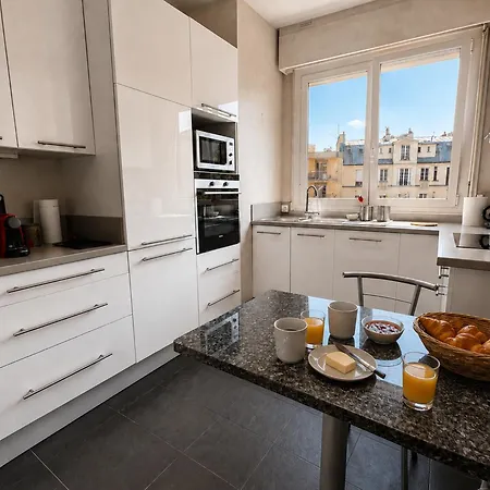 Apartment Paul Doumer Paris